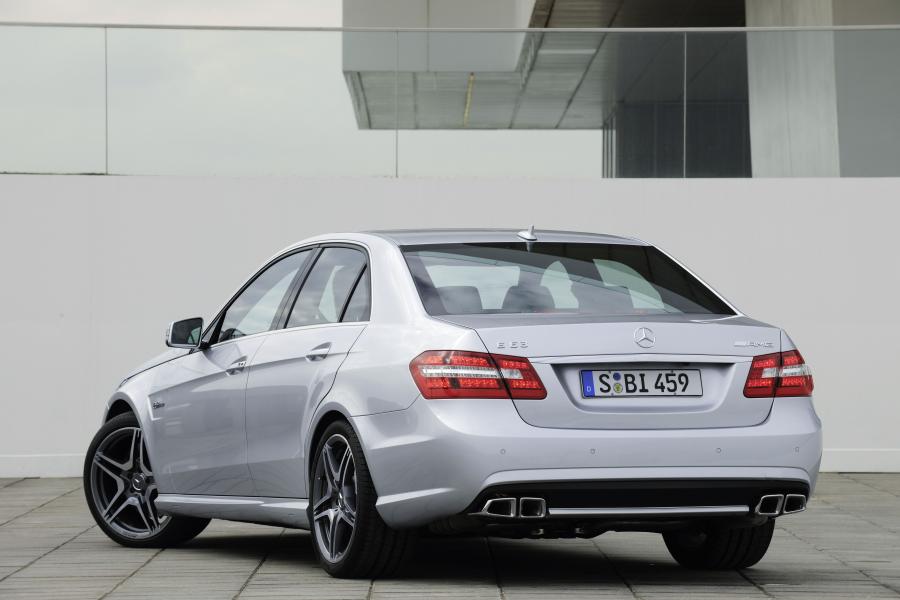  Mercedes-Benz E63 AMG 2009 года  (фото 23 из 26)